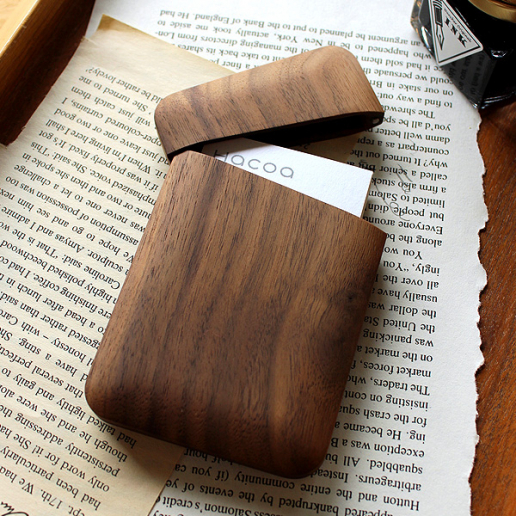 【Pick up!】おしゃれで美しいデザインの木製名刺入れ「Card Case Gentle」