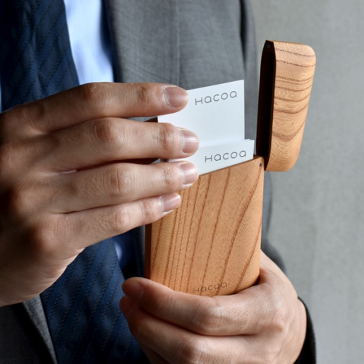 【New Color 限定樹種】おしゃれで美しいデザインの木製名刺入れCard Case Gentle 「欅 -ケヤキ-」