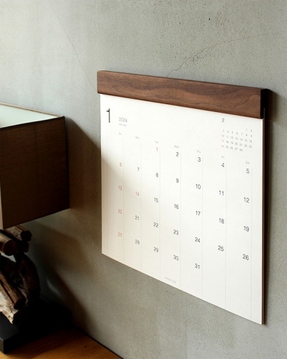 【Pick up!】お部屋に馴染むおしゃれな木製壁掛けカレンダー「Wall Calendar」