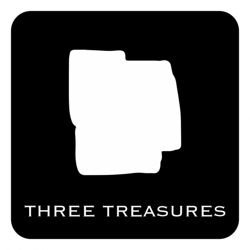 THREE TREASURES ロゴ